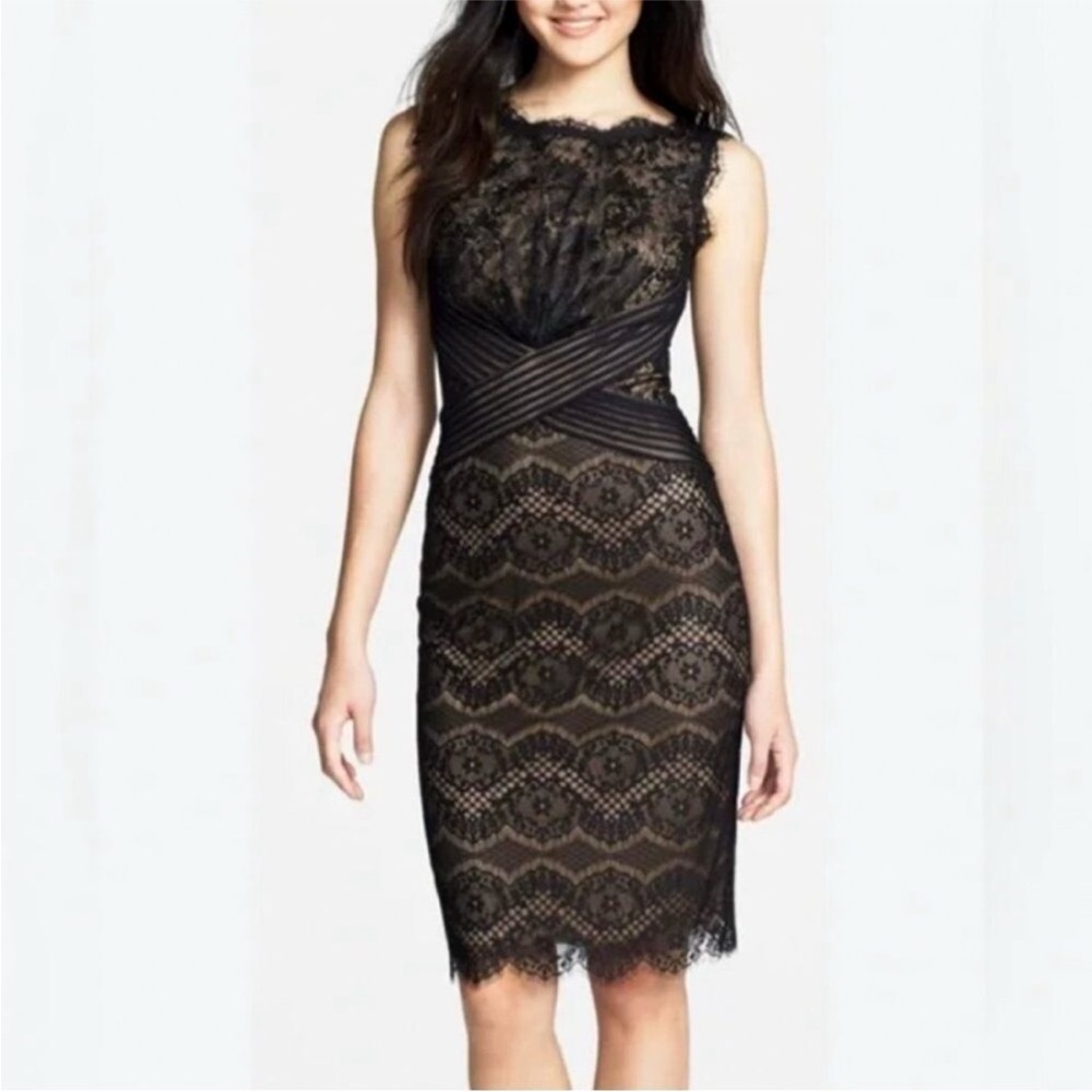 Tadashi Shoji Prettily scalloped edge in eyelash fringe excellent condition